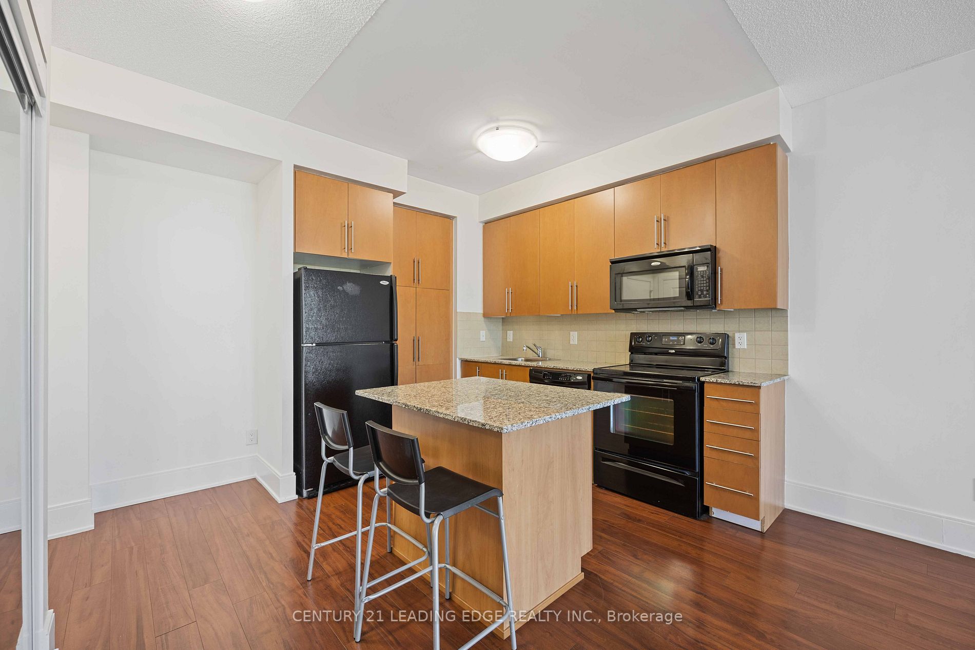 330 Burnhamthorpe Rd W, #1506