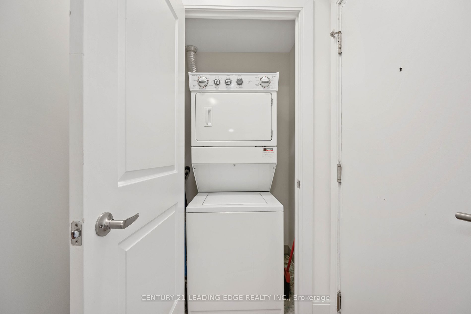 330 Burnhamthorpe Rd W, #1506