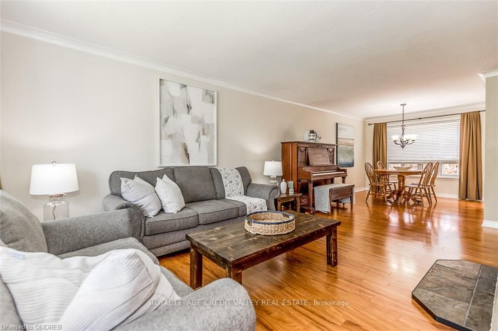 152 Cornwall Hts