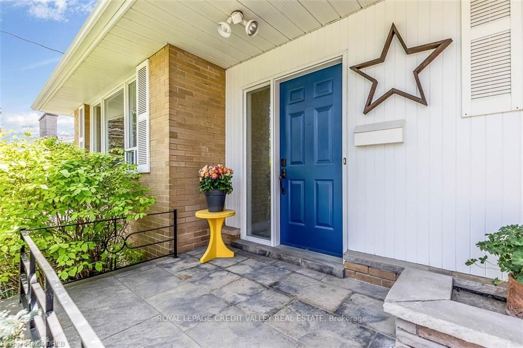 152 Cornwall Hts