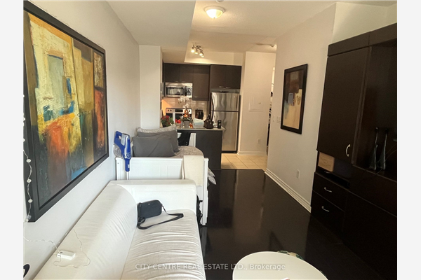 385 Prince Of Wales Dr, Mississauga