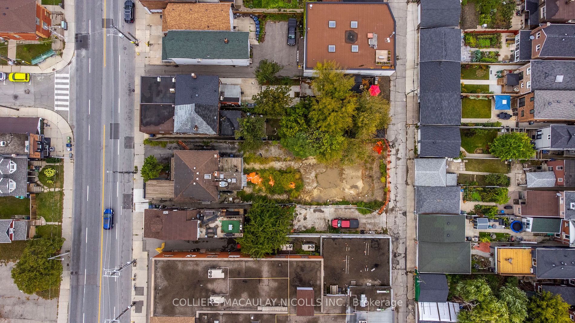 1423 Dufferin St