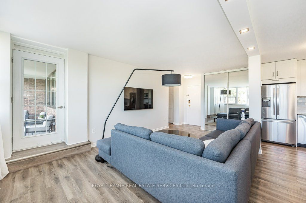 3501 Glen Erin Dr, #301
