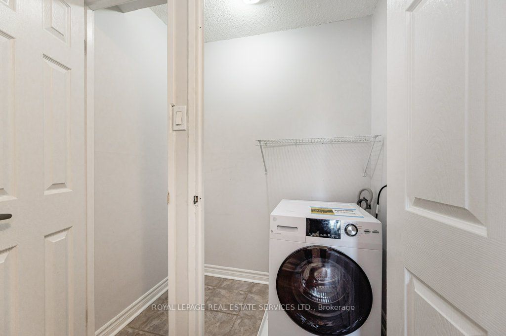 3501 Glen Erin Dr, #301