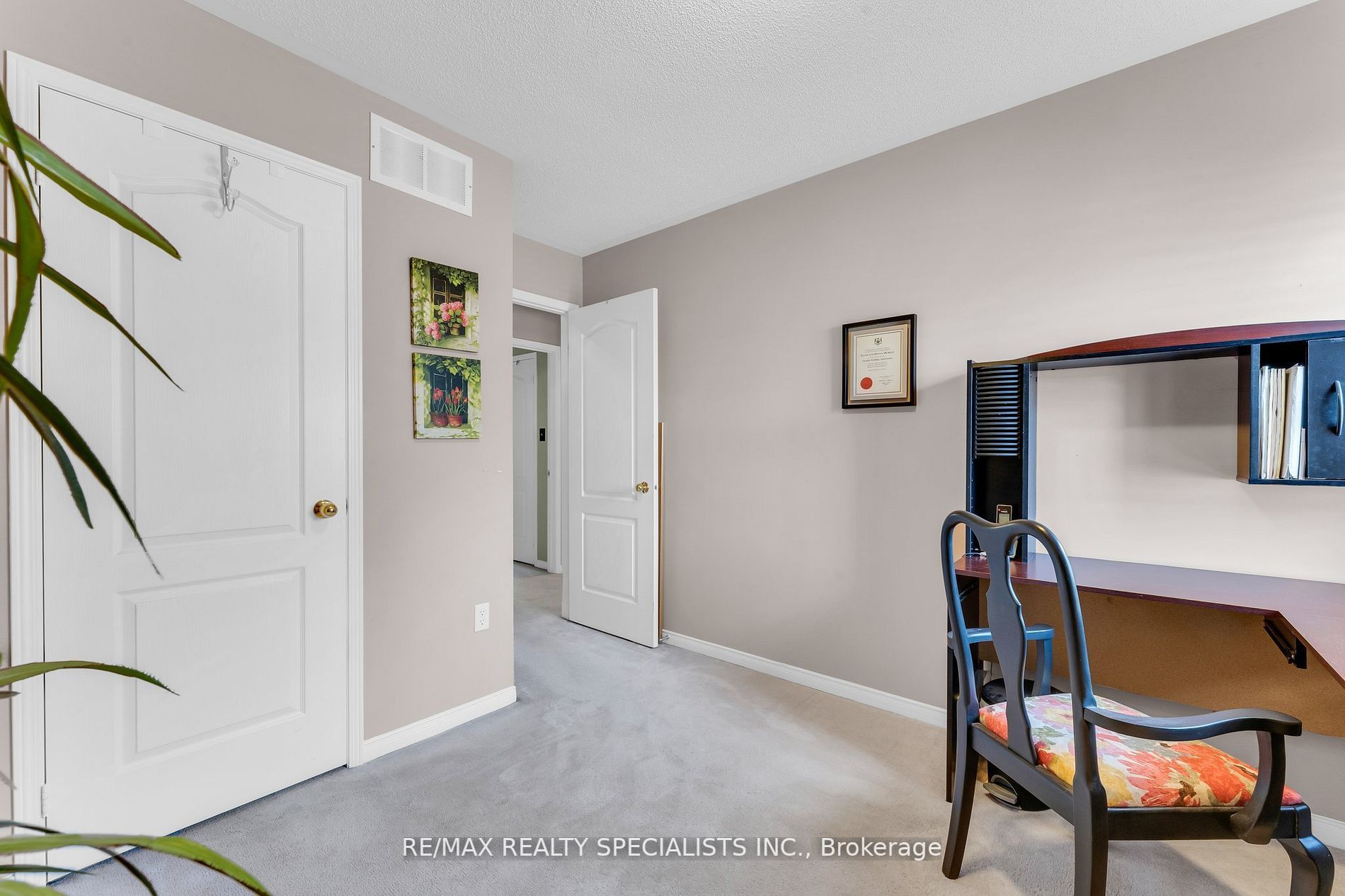 48 Charleswood Circle