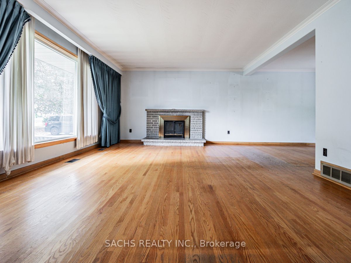 419 Martin Grove Rd