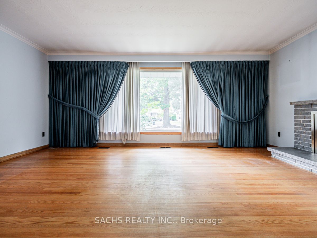 419 Martin Grove Rd