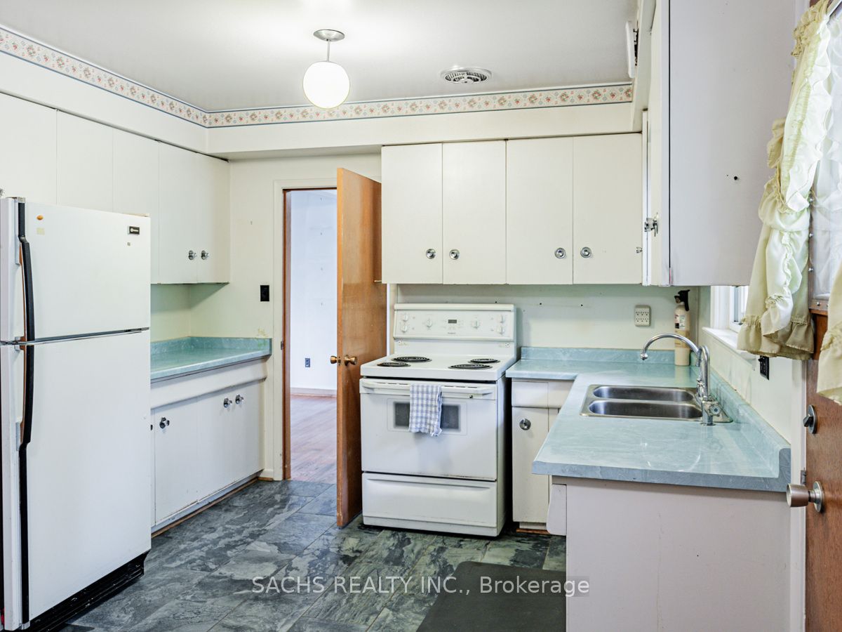 419 Martin Grove Rd