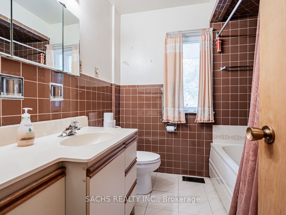 419 Martin Grove Rd