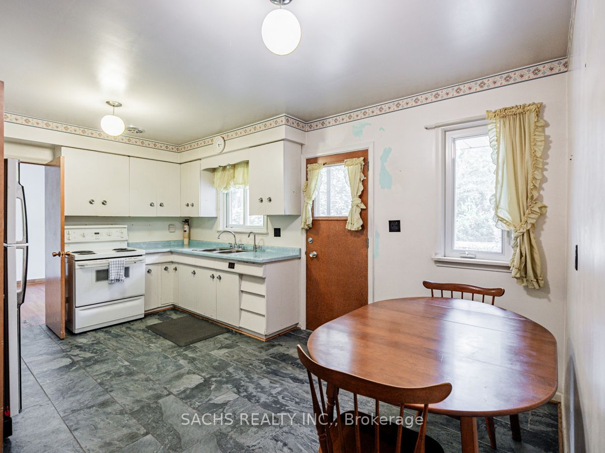 419 Martin Grove Rd