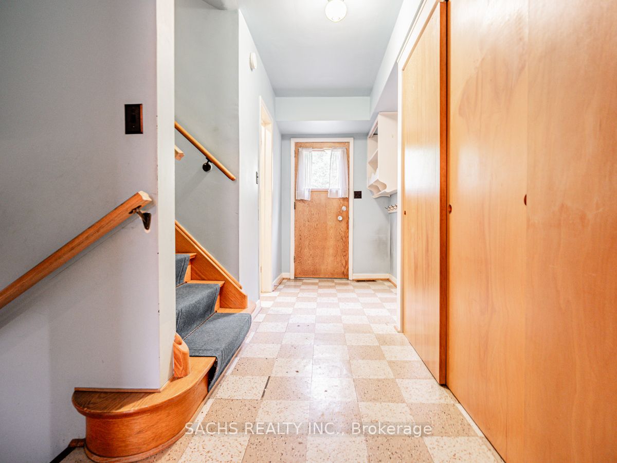 419 Martin Grove Rd