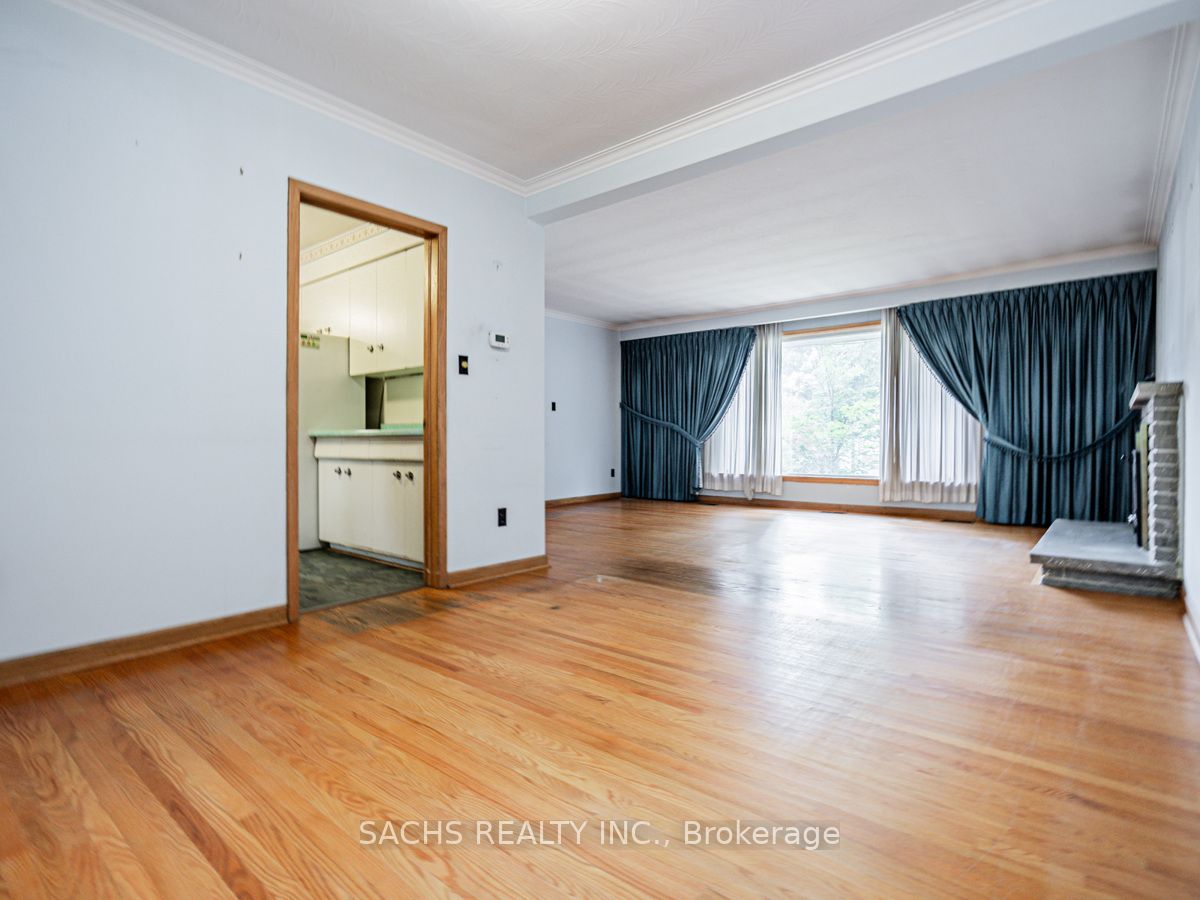 419 Martin Grove Rd