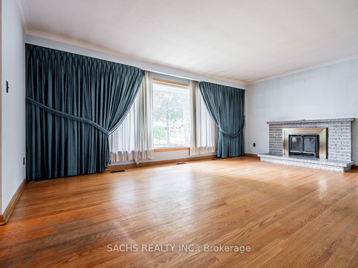 419 Martin Grove Rd