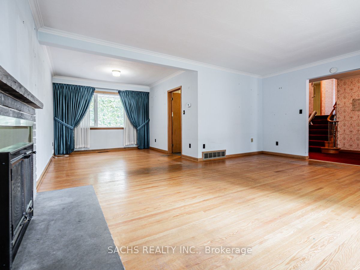 419 Martin Grove Rd