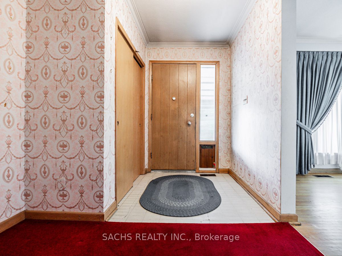 419 Martin Grove Rd