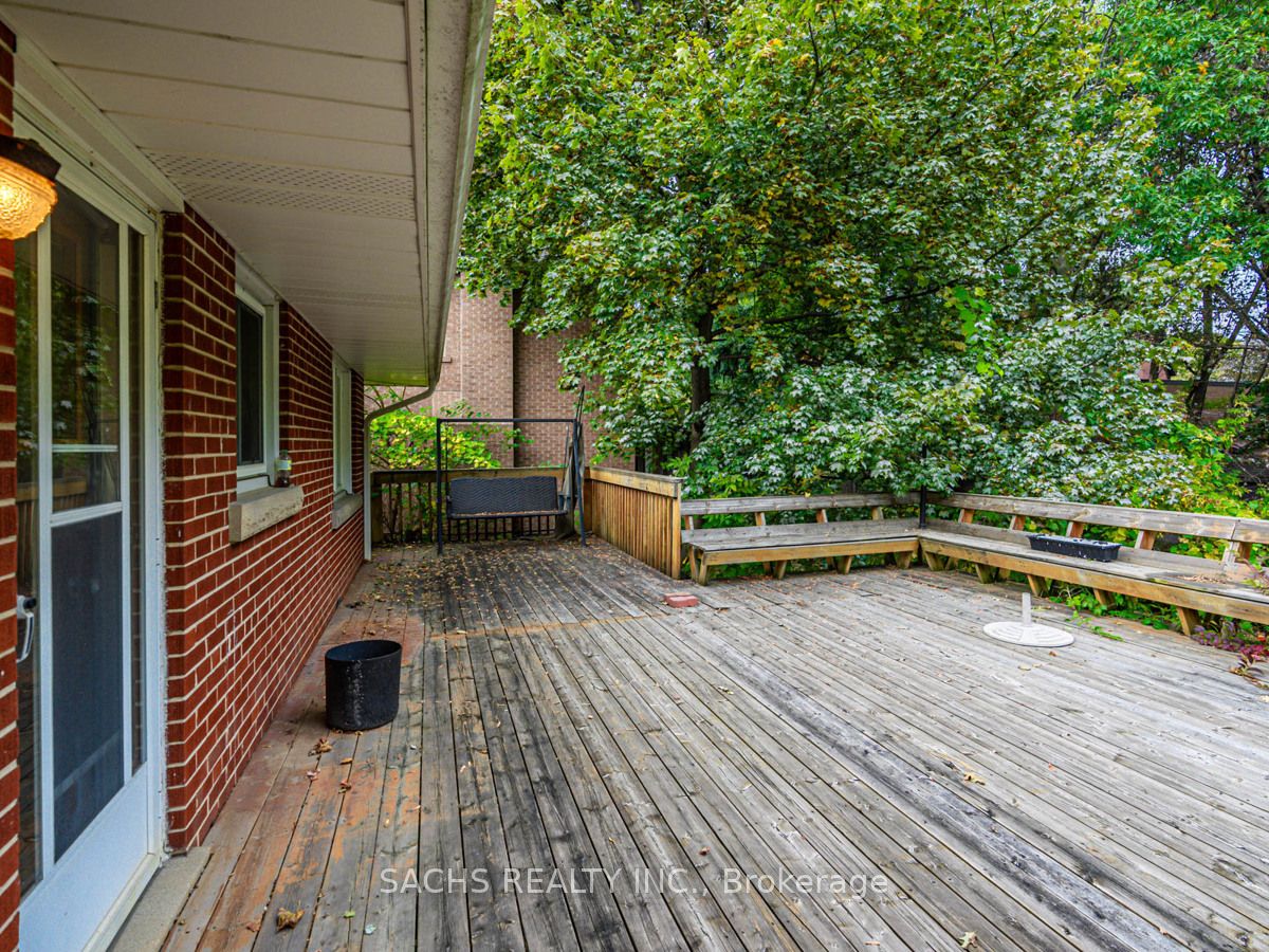 419 Martin Grove Rd