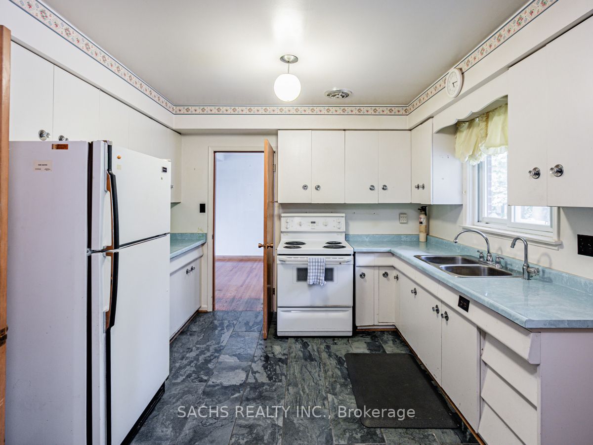 419 Martin Grove Rd