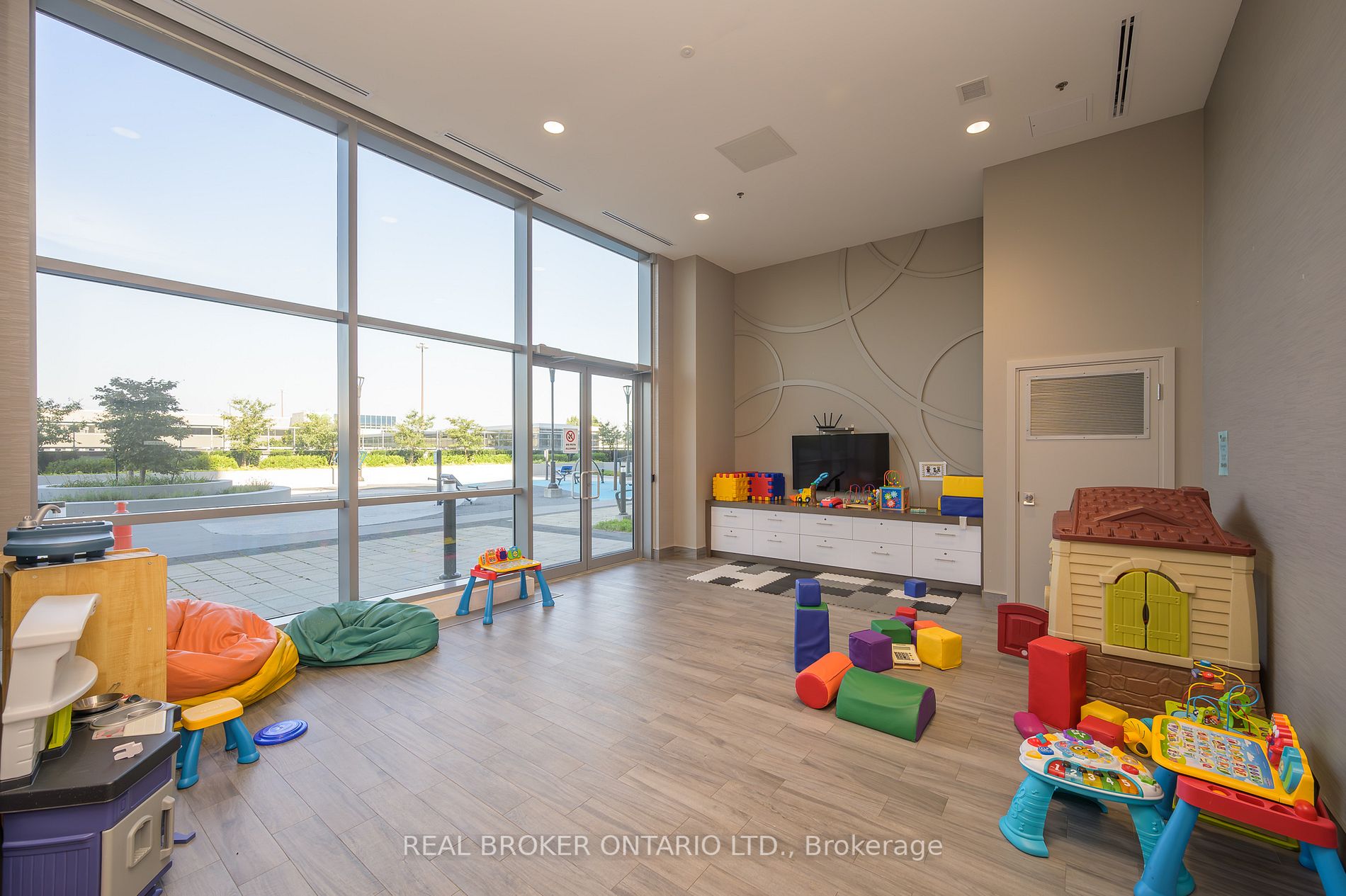 2093 Fairview Street, #1605