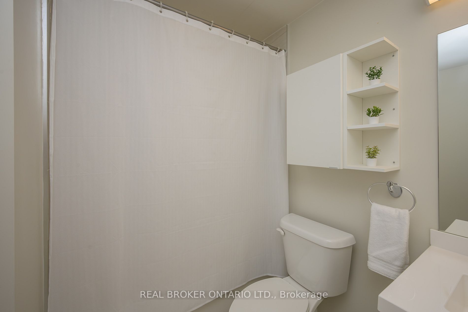 2093 Fairview Street, #1605