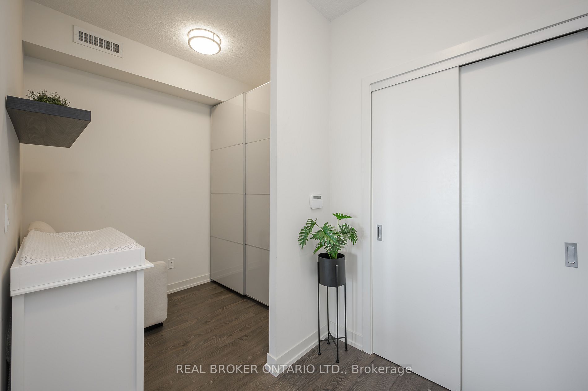 2093 Fairview Street, #1605