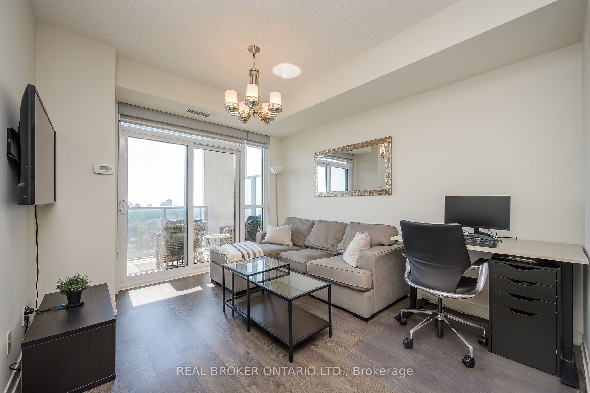 2093 Fairview Street, #1605