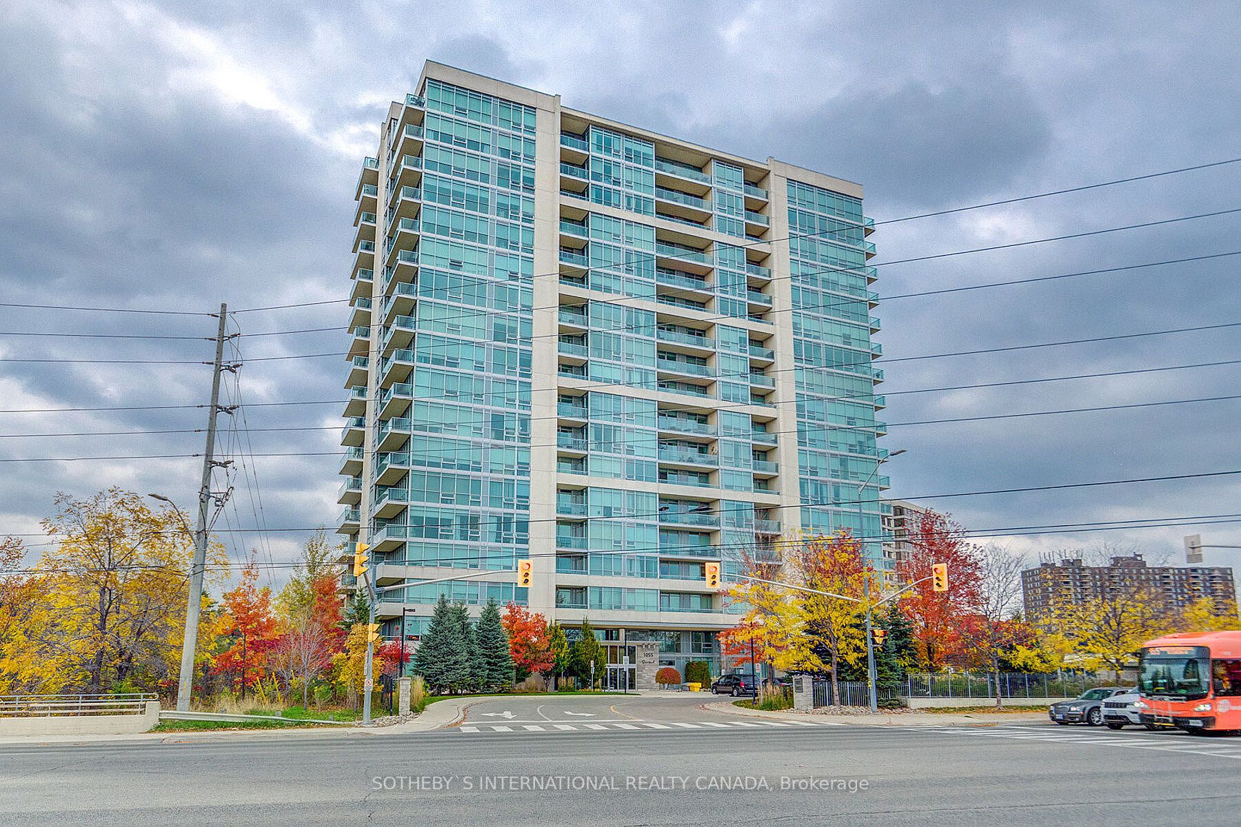 1055 Southdown Rd, #705