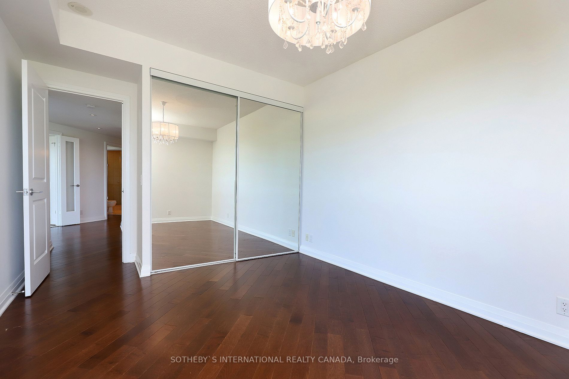 1055 Southdown Rd, #705