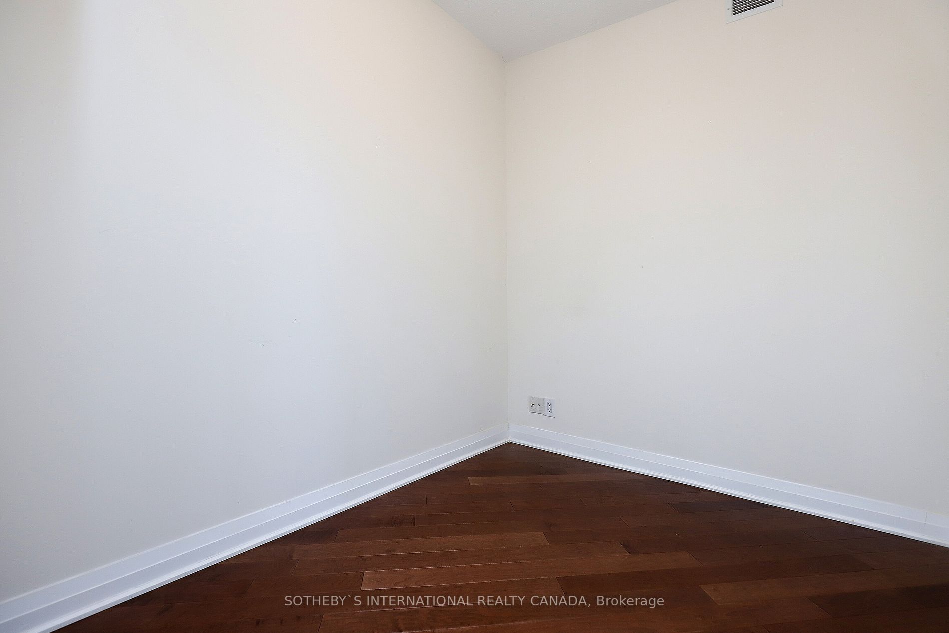 1055 Southdown Rd, #705