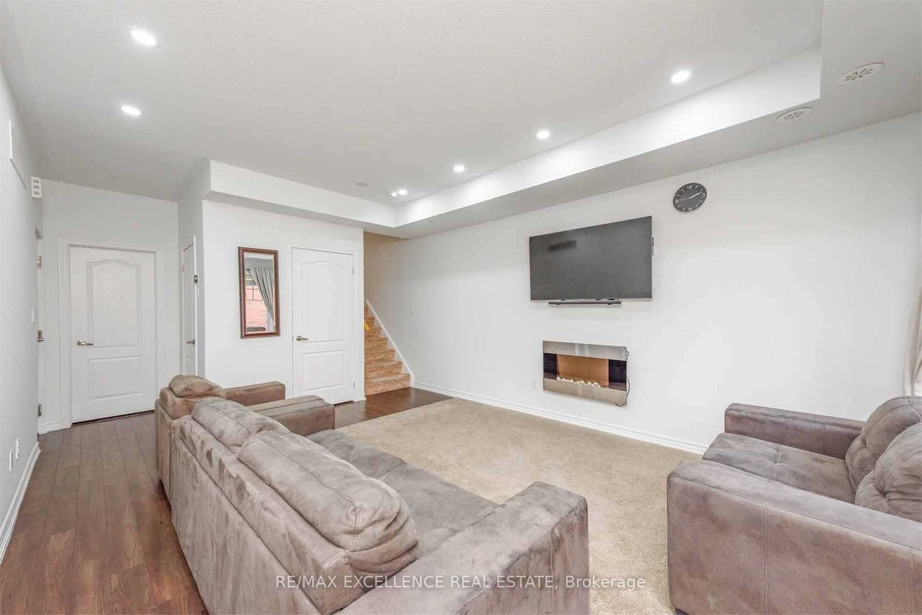 2420 Baronwood Dr, #42-02
