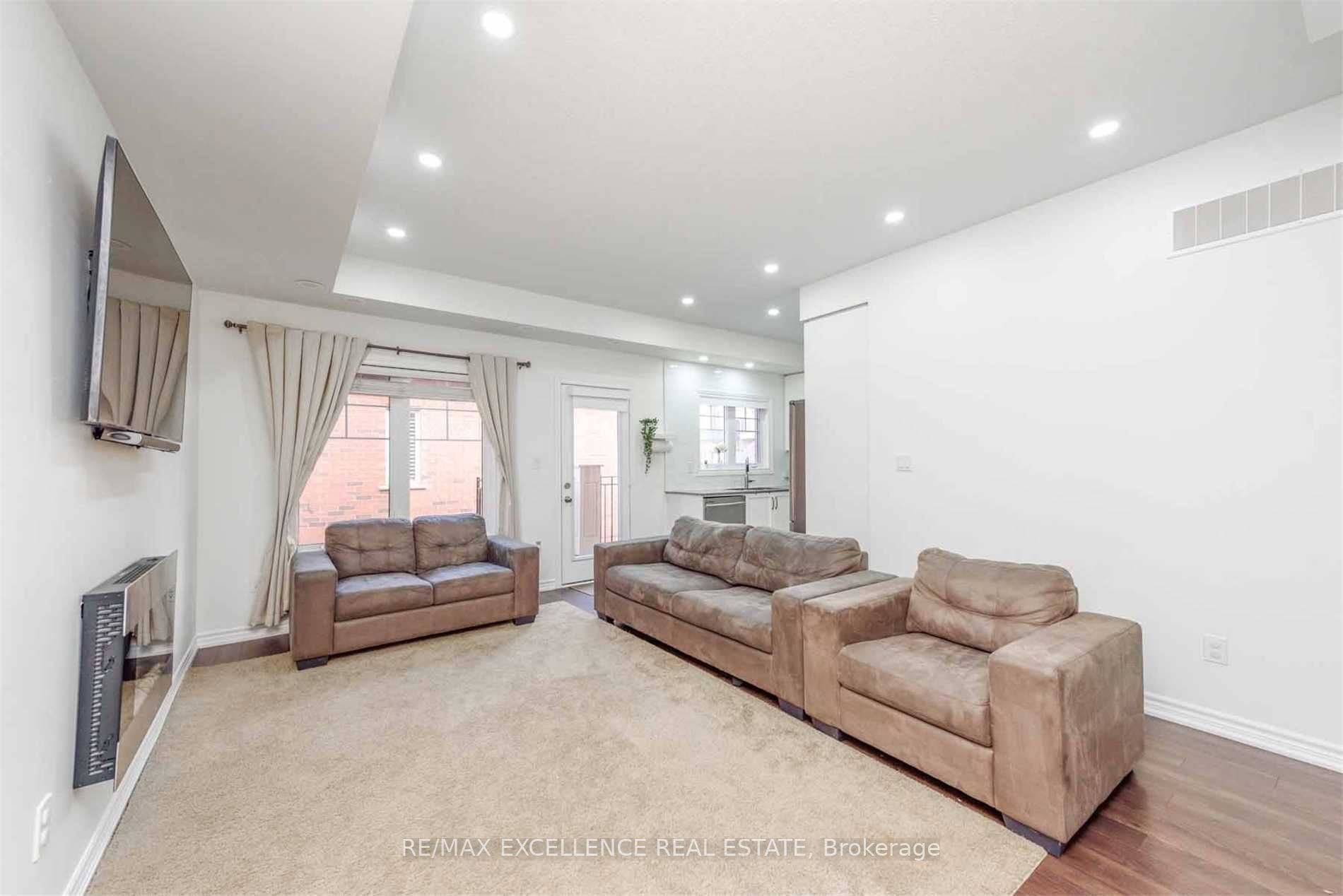 2420 Baronwood Dr, #42-02