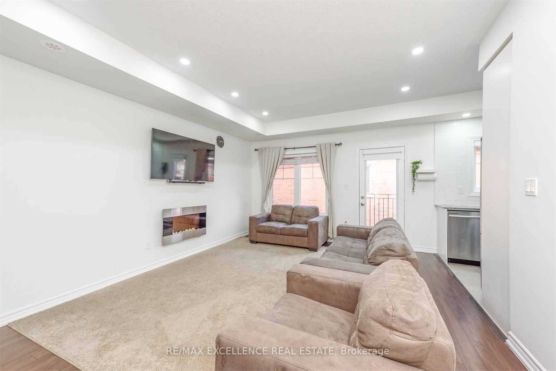 2420 Baronwood Dr, #42-02