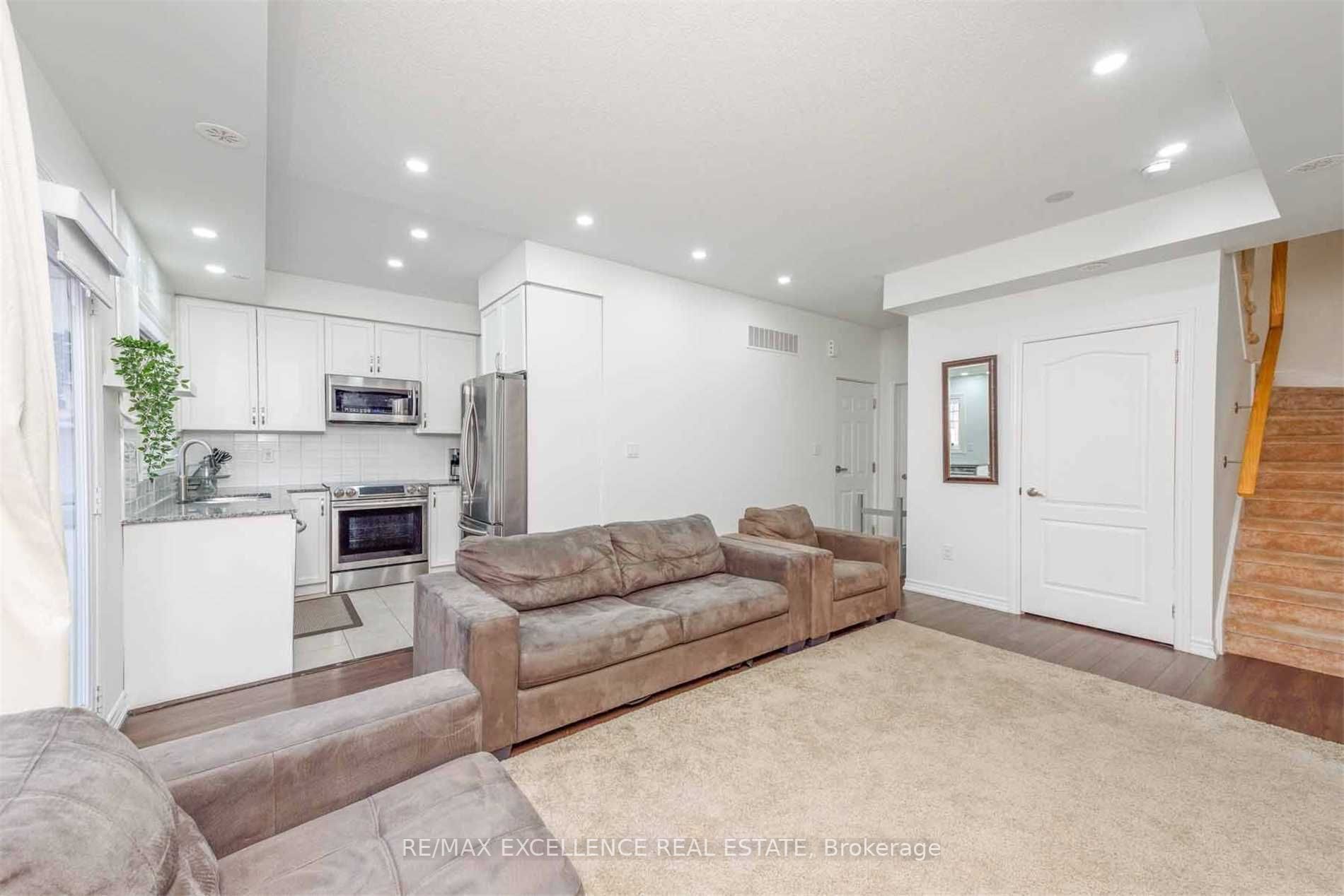 2420 Baronwood Dr, #42-02