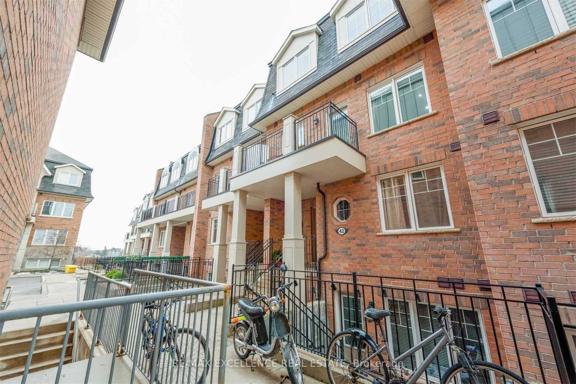 2420 Baronwood Dr, #42-02