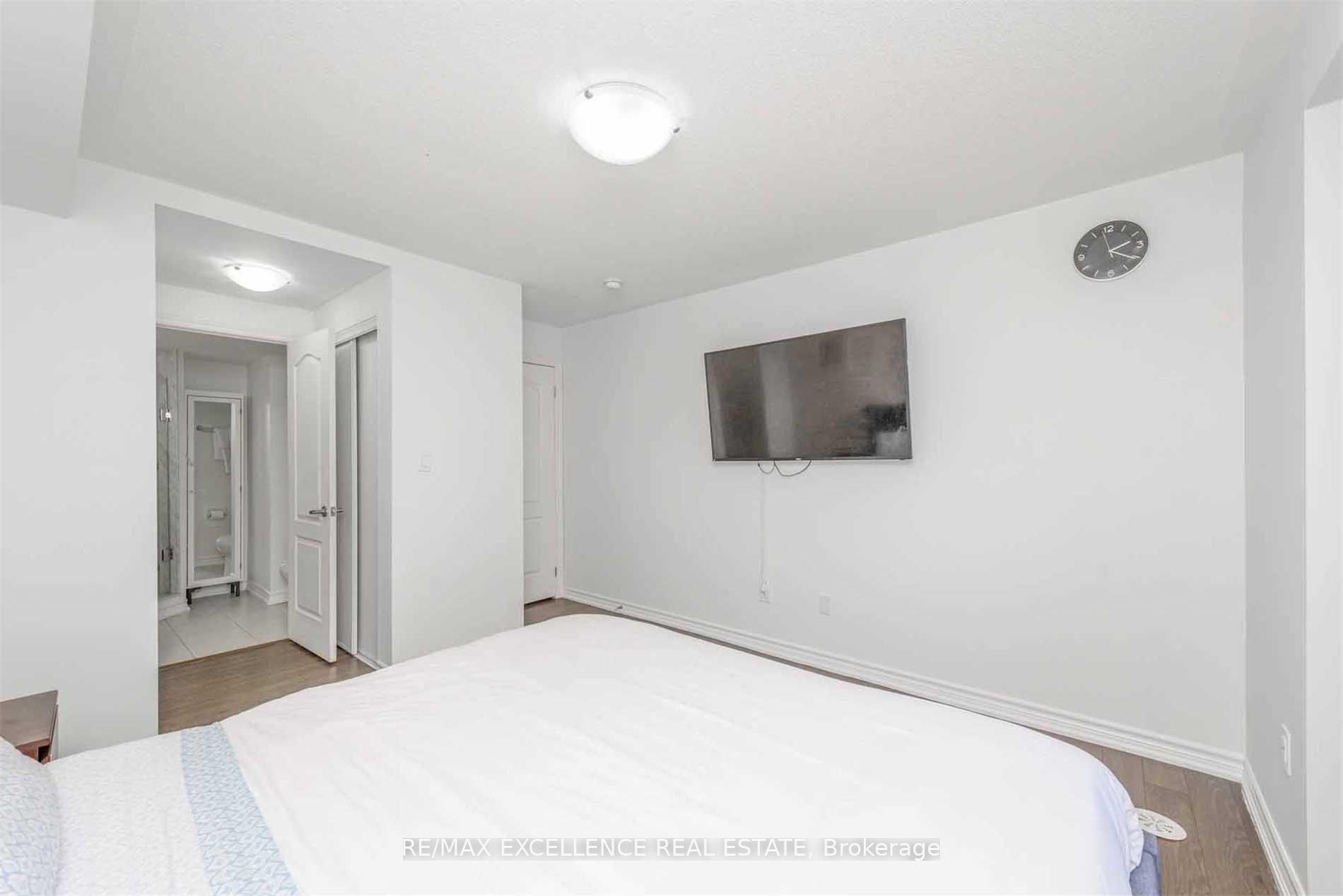 2420 Baronwood Dr, #42-02