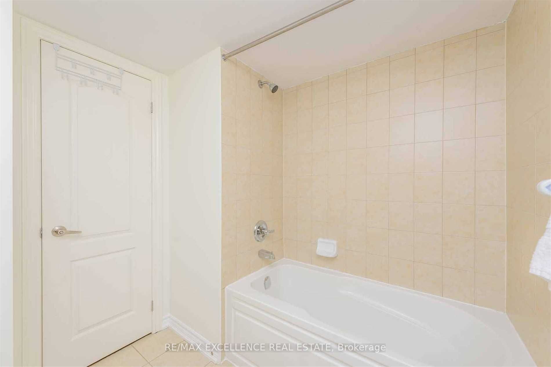 2420 Baronwood Dr, #42-02