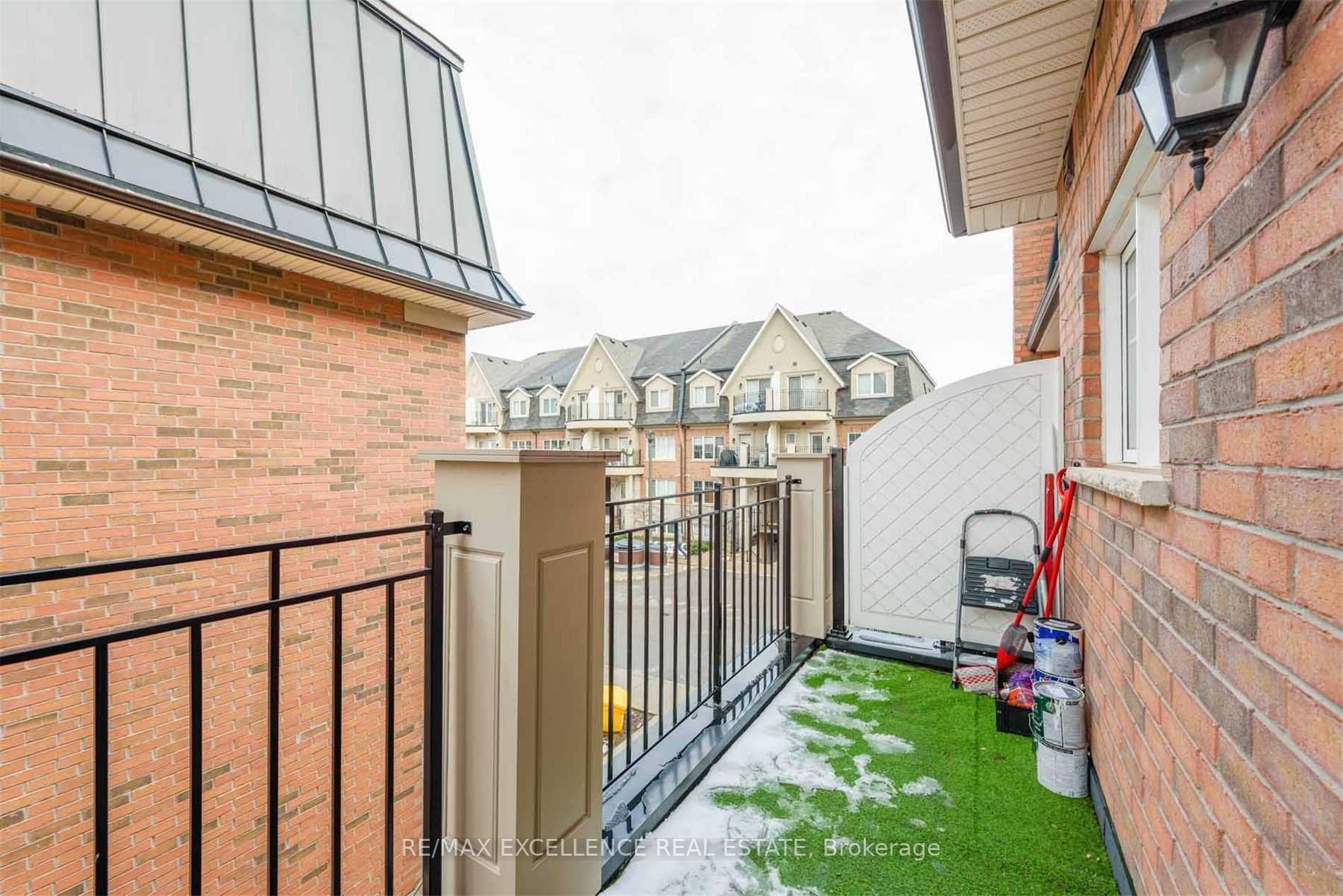 2420 Baronwood Dr, #42-02