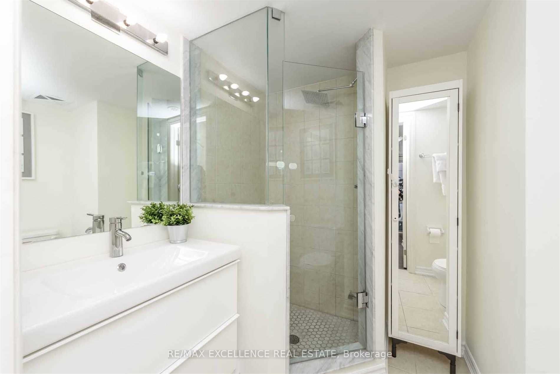 2420 Baronwood Dr, #42-02