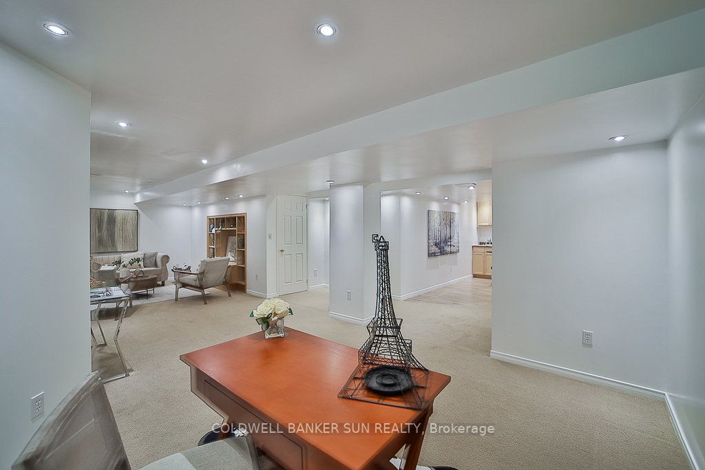836 Trudeau Dr
