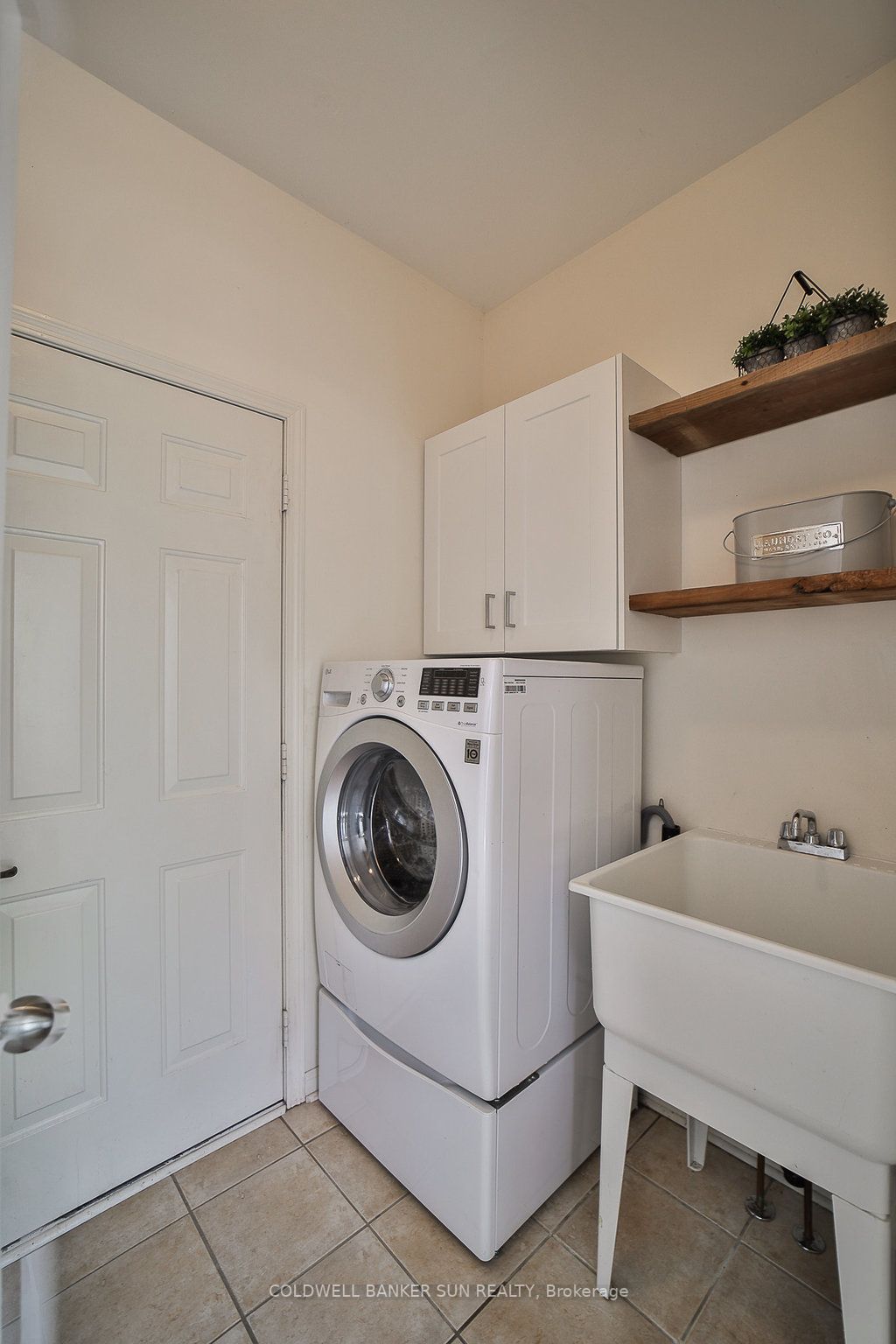 836 Trudeau Dr