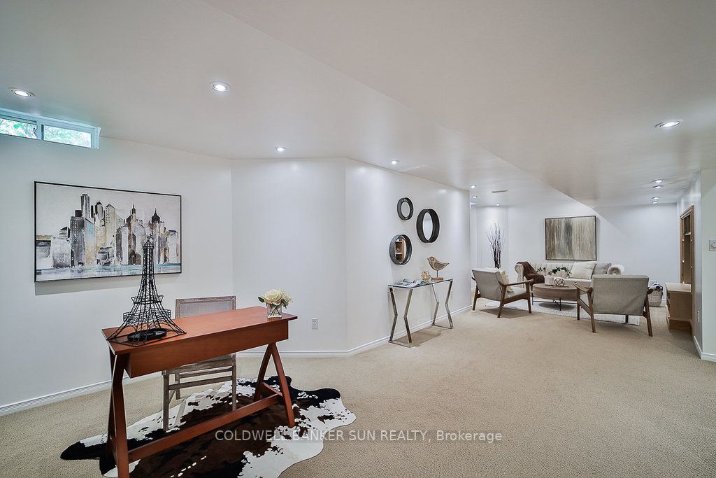 836 Trudeau Dr
