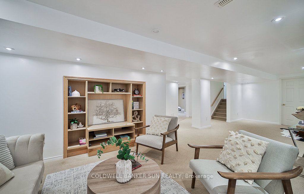 836 Trudeau Dr