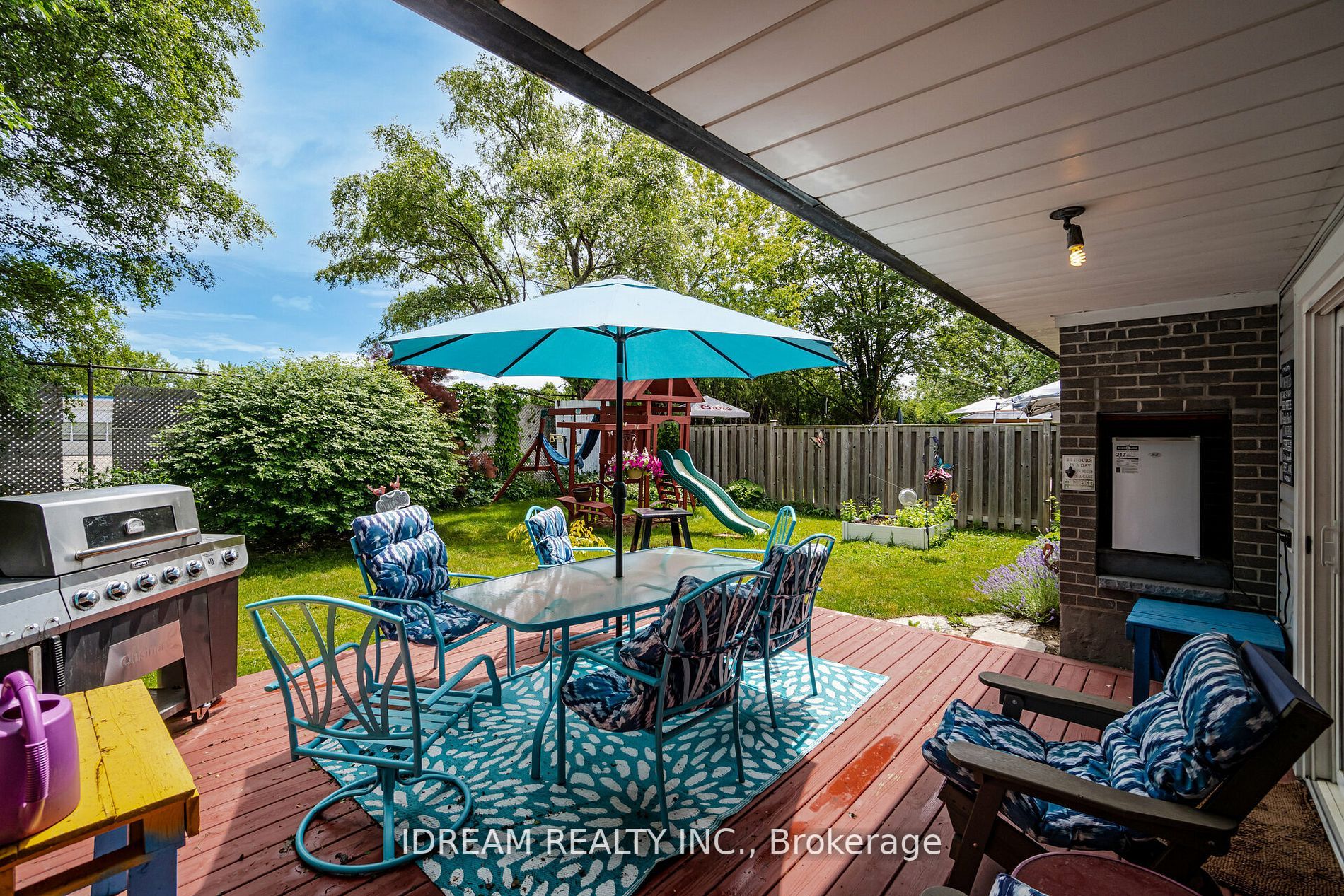 15 Burgby Ave S