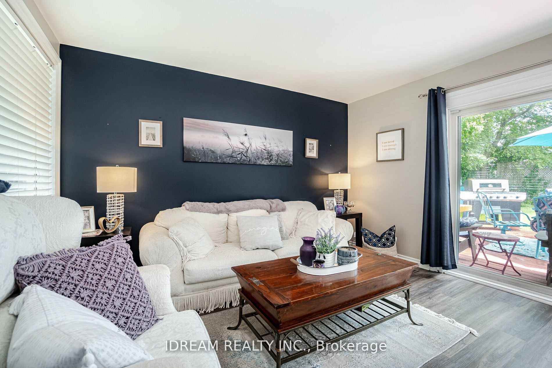 15 Burgby Ave S