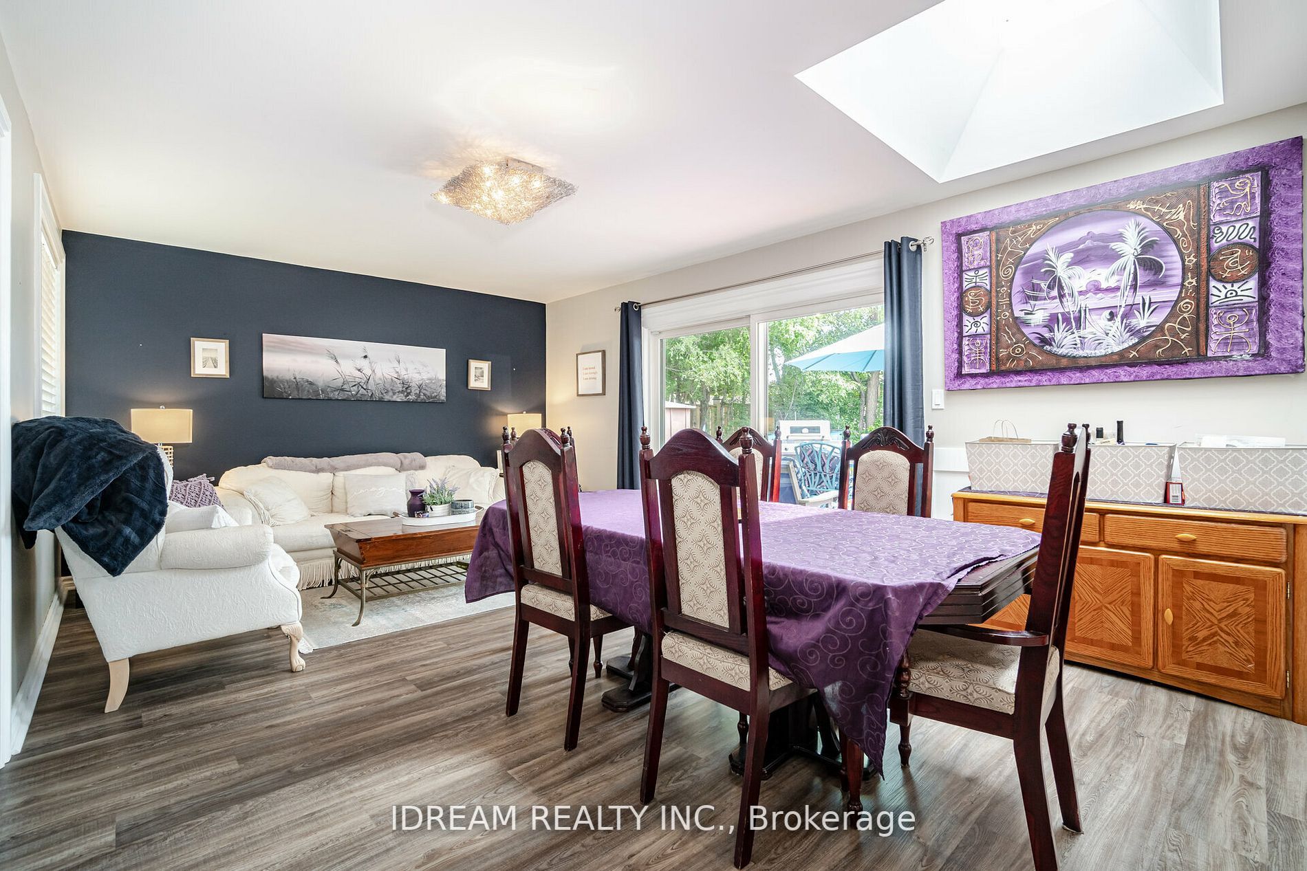 15 Burgby Ave S
