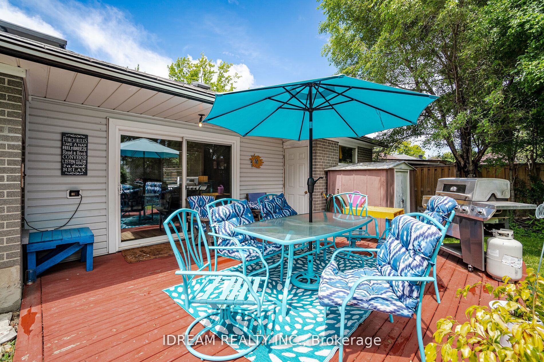 15 Burgby Ave S