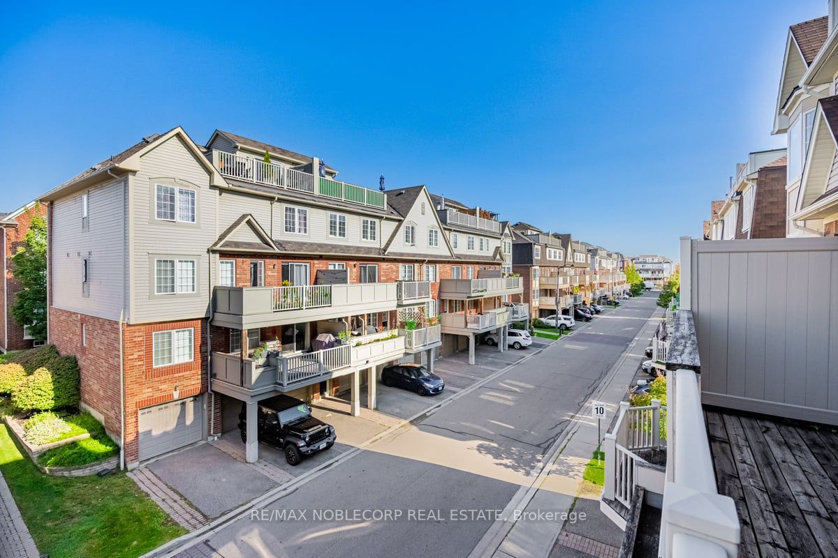 613 Dundas St, #5