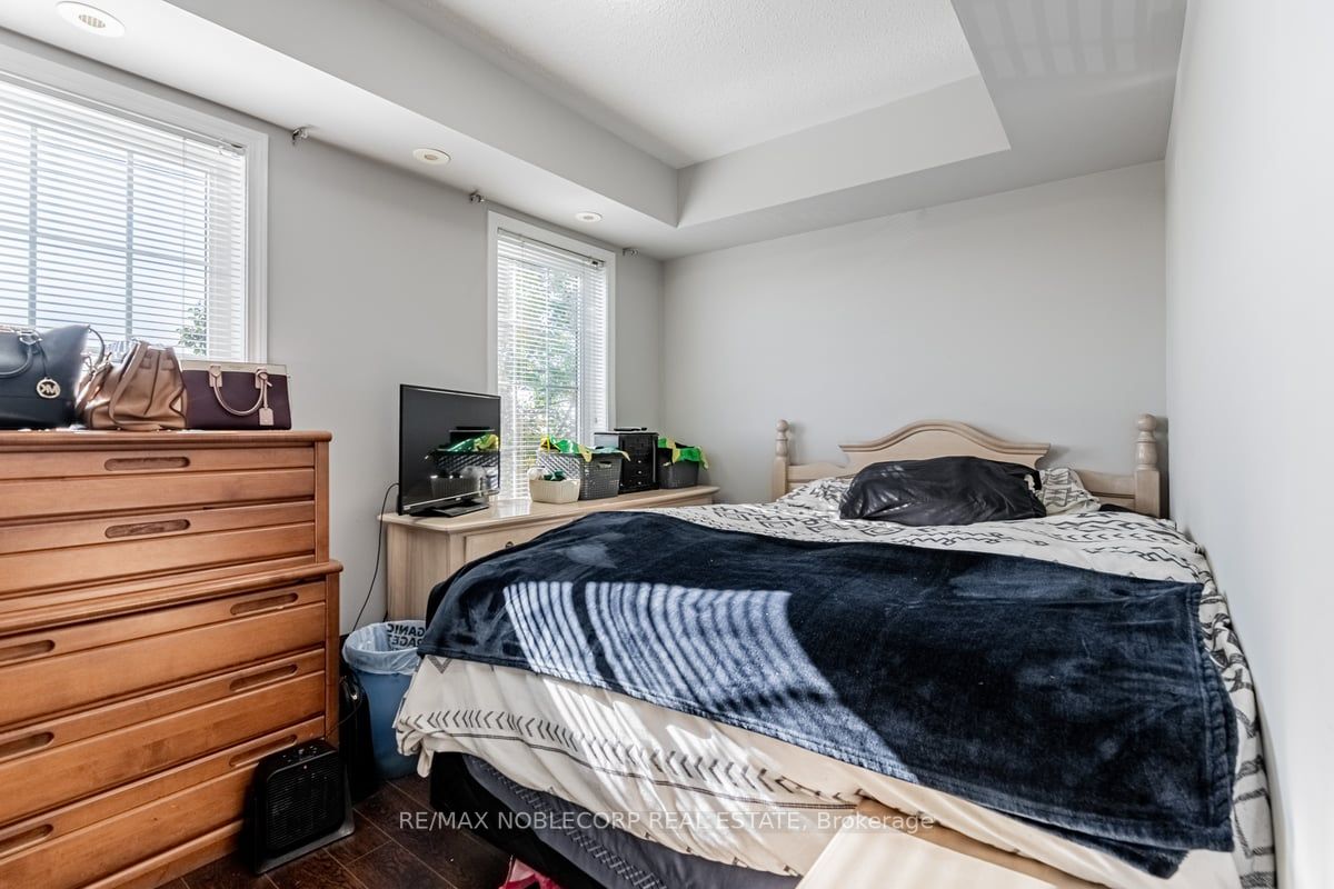 613 Dundas St, #5