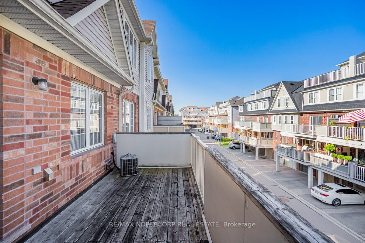 613 Dundas St, #5