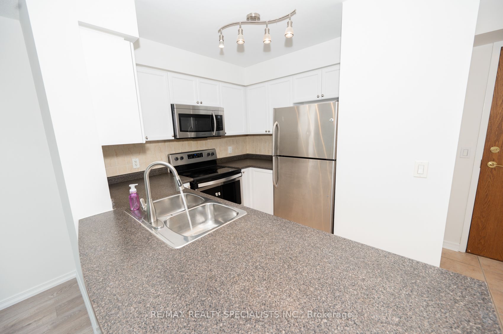 4889 Kimbermount Ave, #507