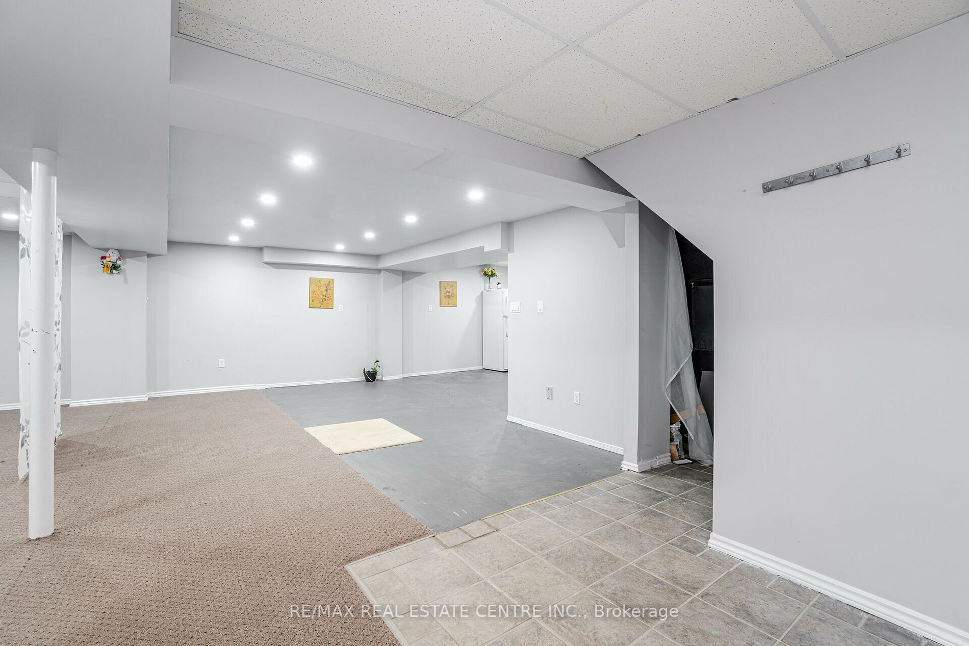 21 Nottingham Cres